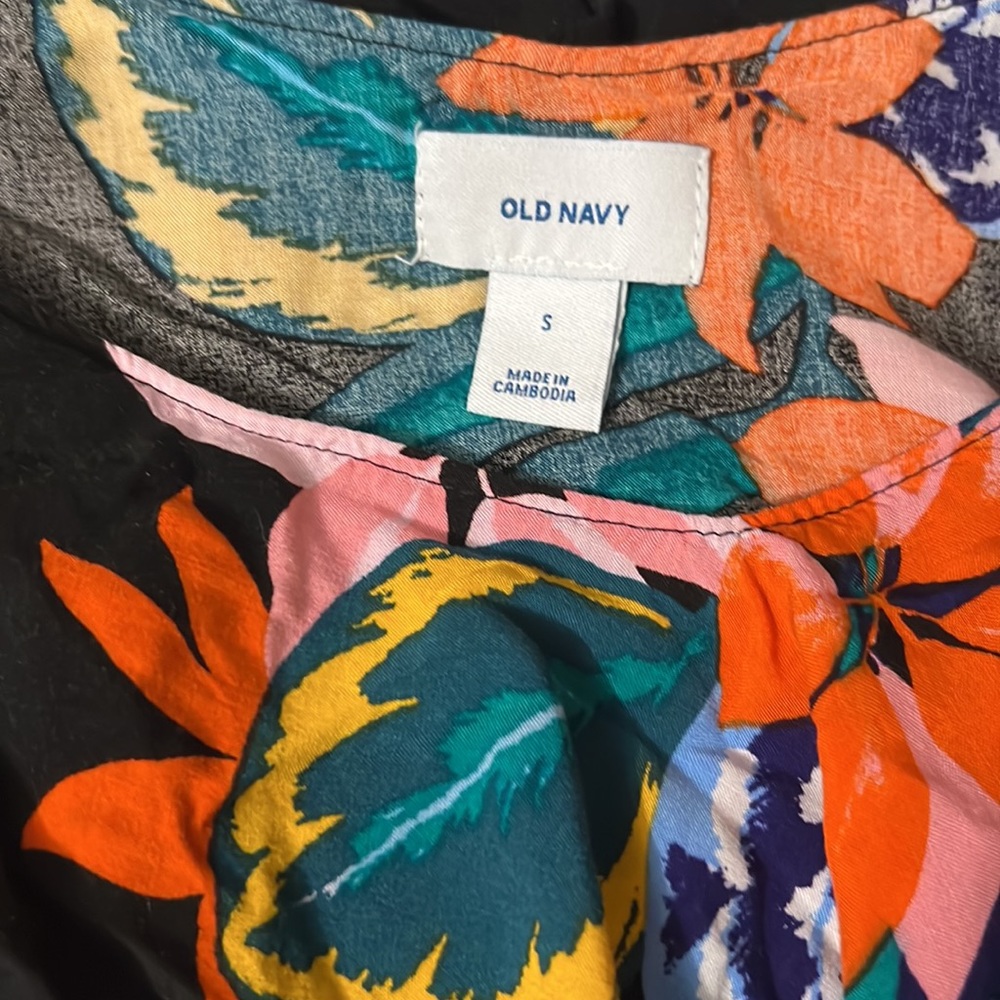 Flowy floral old navy tank top - Picture 3 of 5